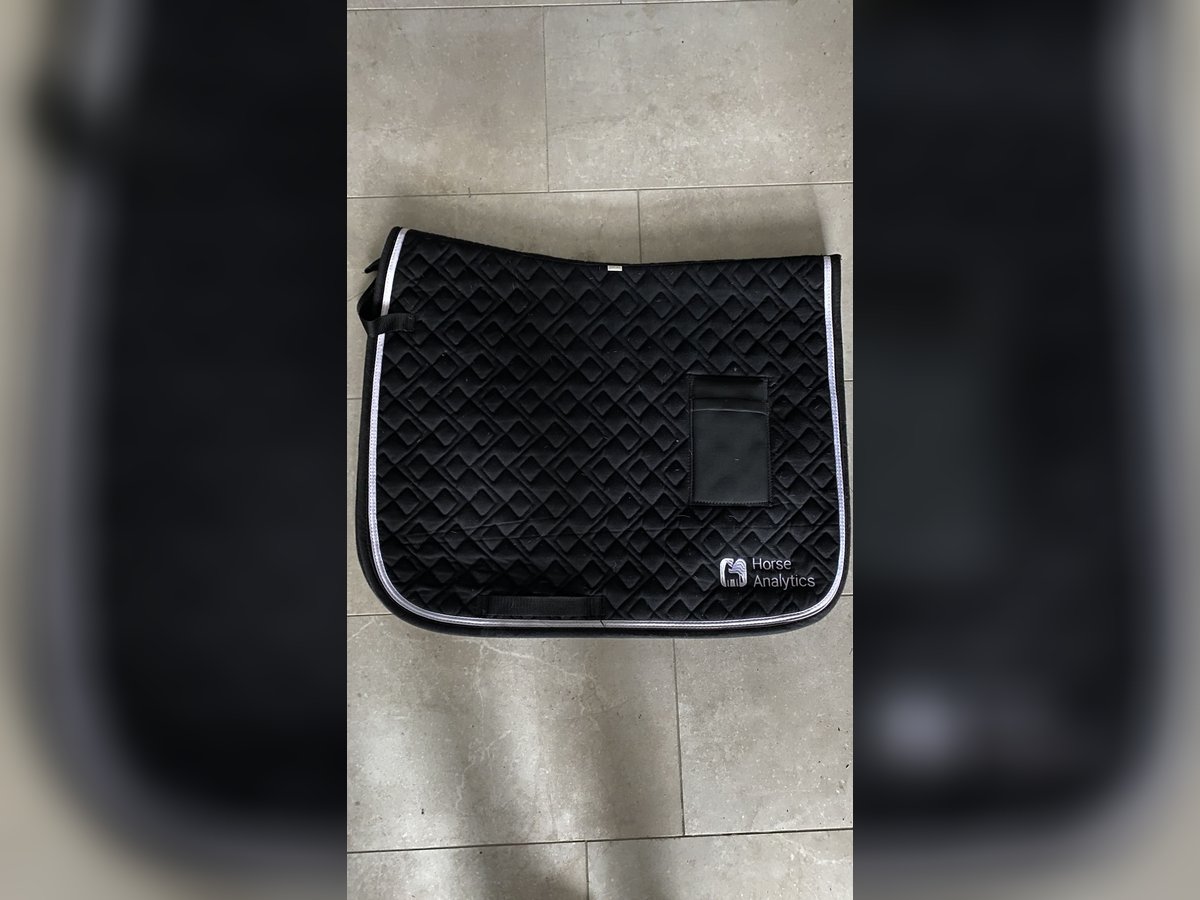 Horseanalytics Schabracke DL mit Handytasche Horseanalytics Schabracke DL mit Handytasche