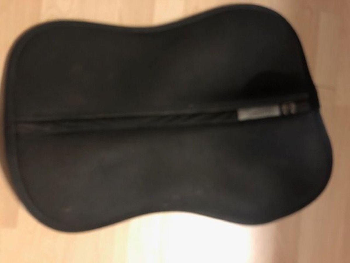 EQUEST Sattelpad schwarz