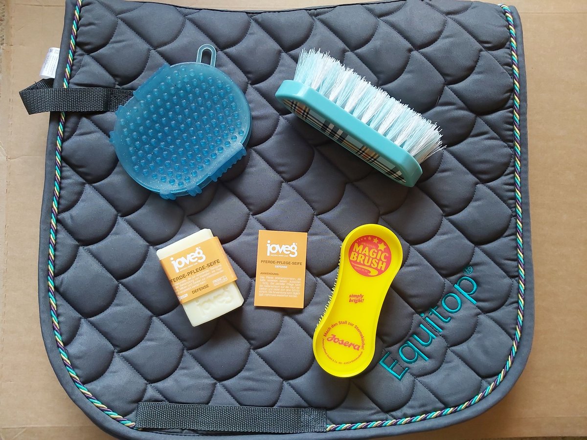 Schabracke Equitop Bürsten Josera Magic Brush Seife Joveg Defense