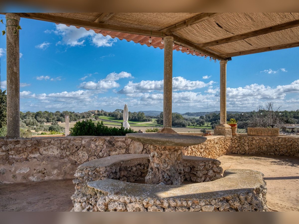 Mallorca: Große Finca auf 4,8 Hektar Land mit Stallungen