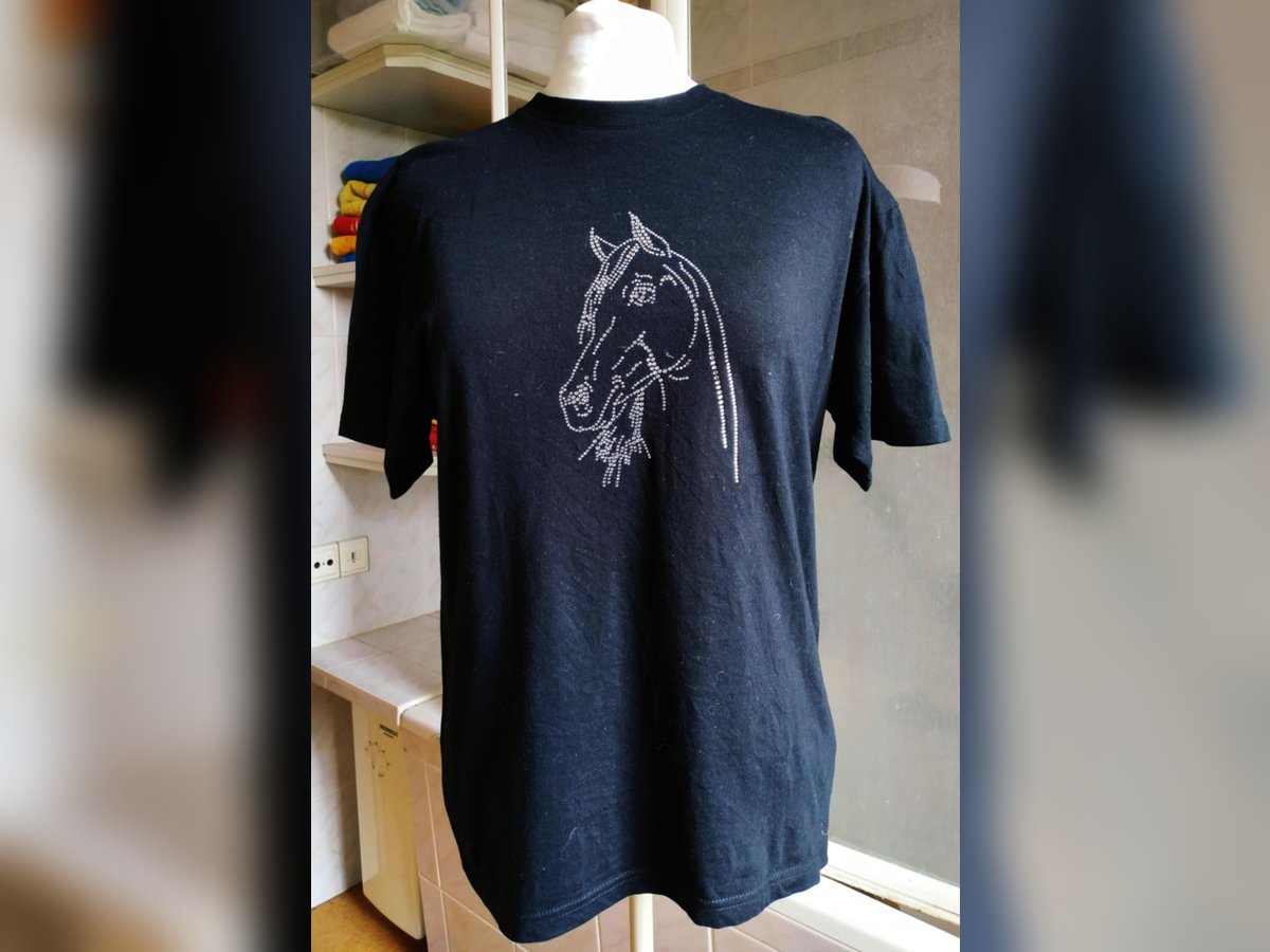 T-Shirt Unikat schwarz Gr. S mit Hotfix Strassmotiv Pferd