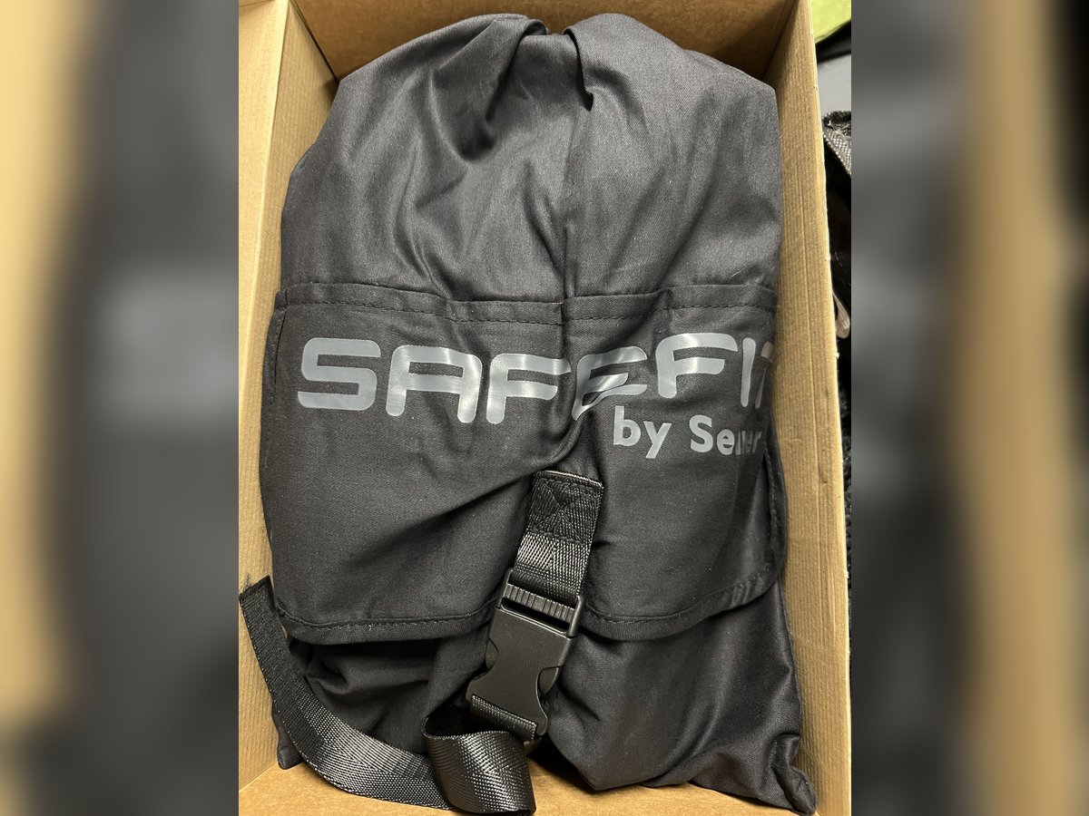 SAFEFIT Airbag-Weste Grösse M - NEU und Original verpackt, wie gekauft bei peiker cee