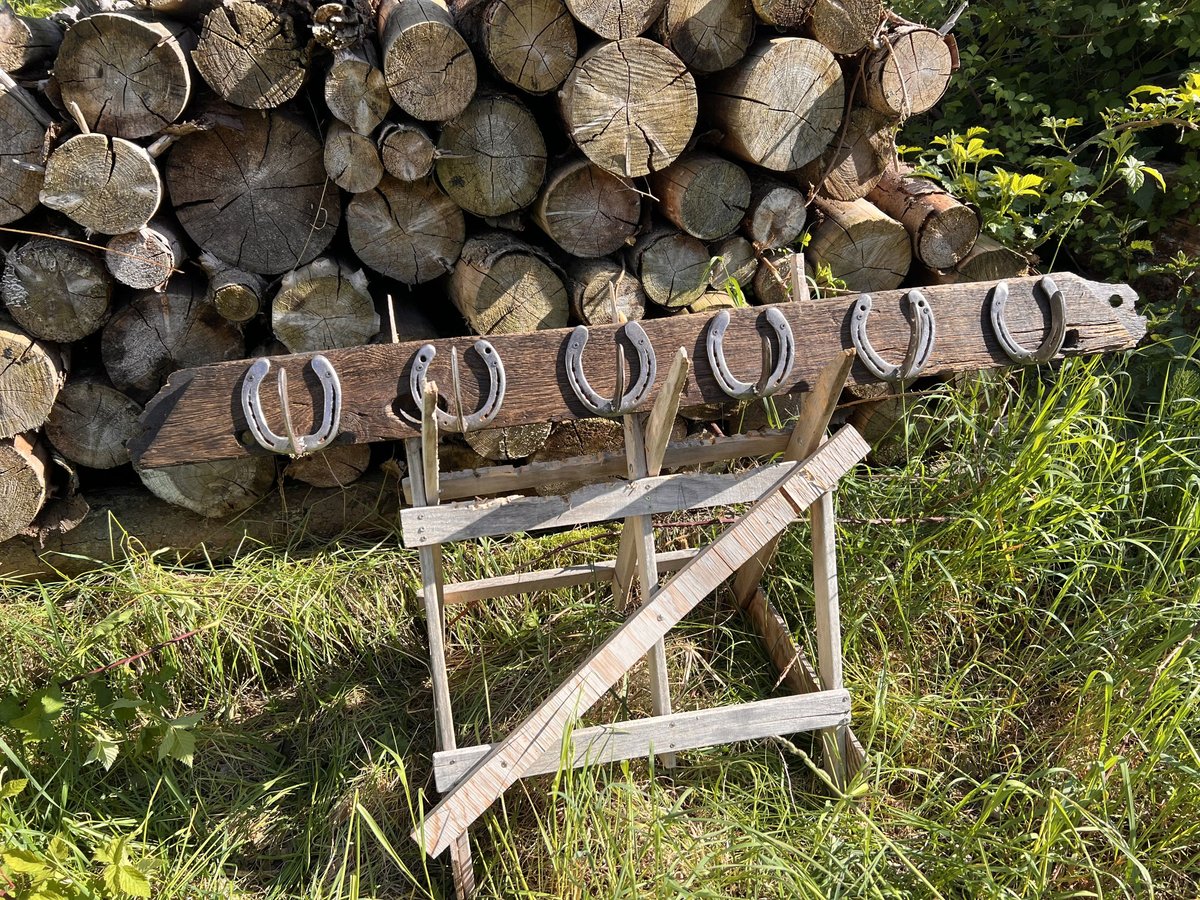 Rustikale Garderobe aus Massivholz