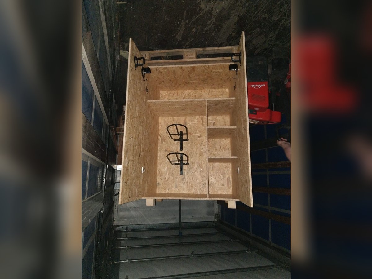 Sattelschrank Holz Pferdeschrank Sattel Trensenhalter Schrank Stall Bundeswehr