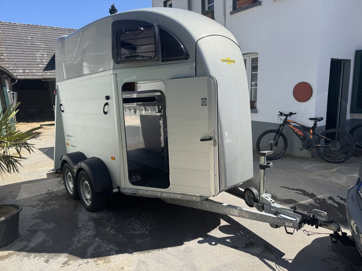 2-Pferdeanhänger Humbaur Xanthos Aero 2400