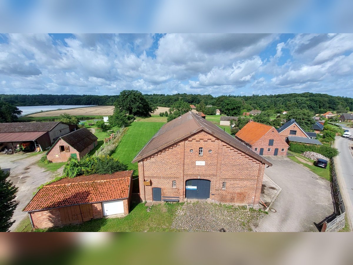 gepflegter Resthof zwischen Hamburg und Lübeck