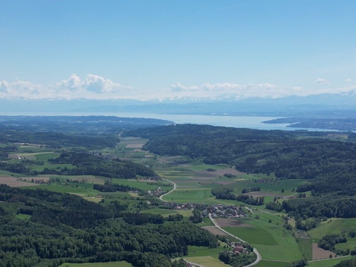 Gutshofsambiete ergänzt durch moderne Reitanlage auf 20 ha nahe Bodensee V12802 Gutshofsambiete ergänzt durch moderne Reitanlage auf 20 ha nahe Bodensee V12802