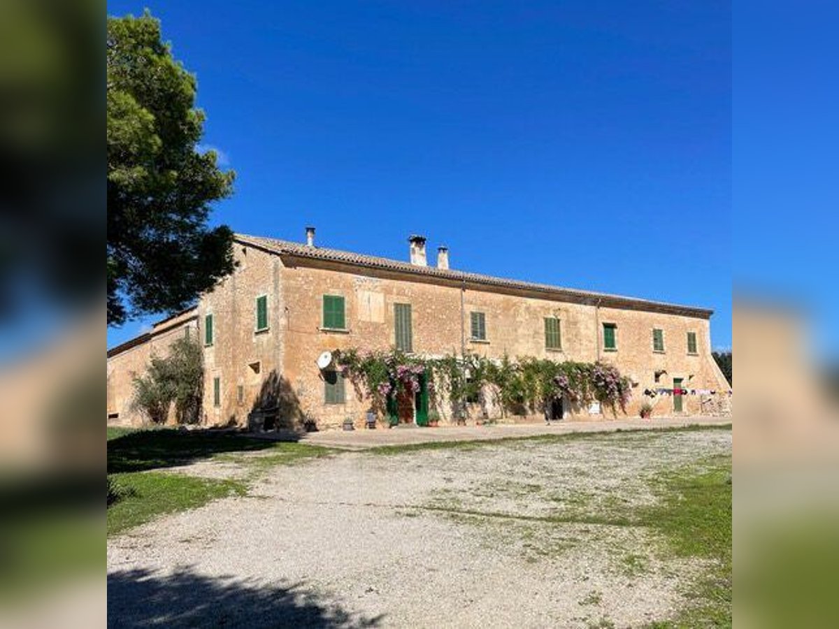 Mallorca: Historisches Landgut zum Sanieren mit 15,6 Hektar Land zur Pferdehaltung