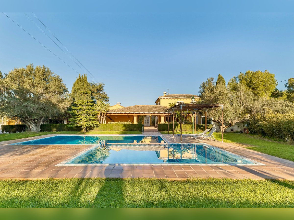 Ref 2535Sg Spanien, Valencia, Bétera - elegante Villa mit Reitstall zu verkaufen!