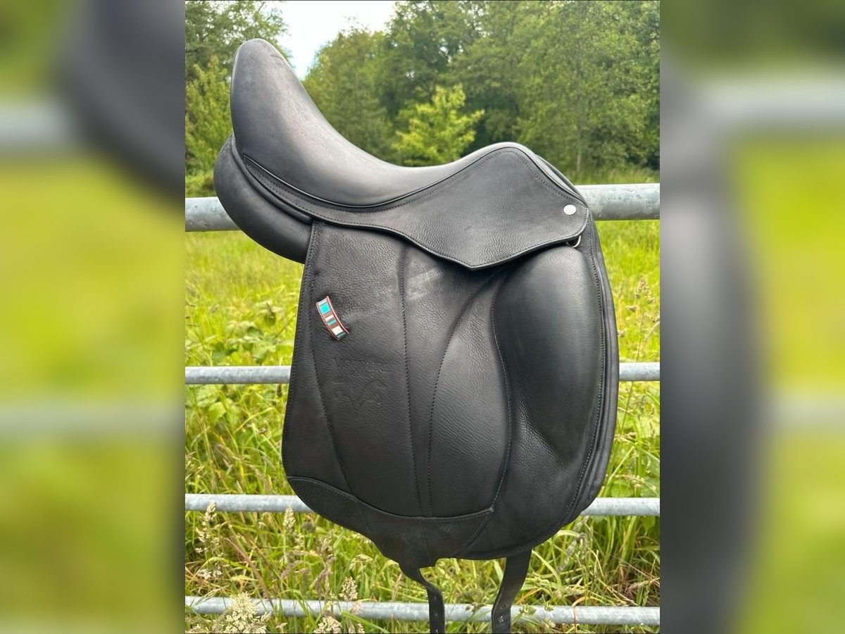 Come nuova Voltaire Adelaide (pony) sella da dressage 16,5 pollici