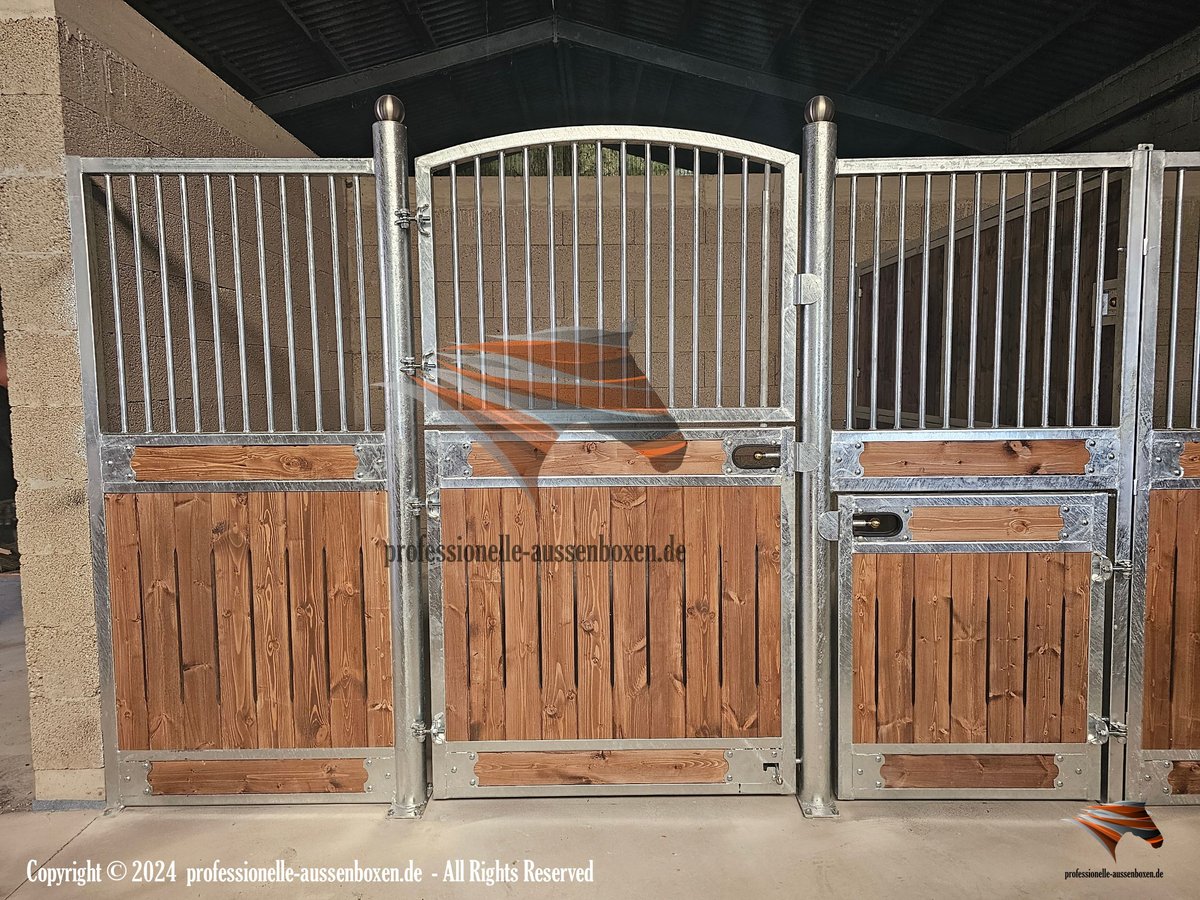 Pferdebox & Stallboxen, Boxenstall | Boxenfront und Trennwand Top - Pferdestall bauen