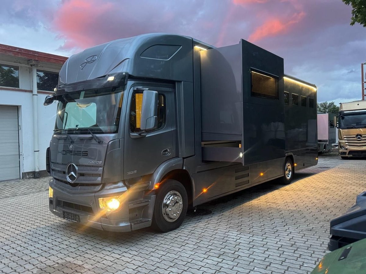 Pferdetransporter Mercedes Benz 1835 Antos Wohnmobil Horsetruck Paardenvrachtwagen