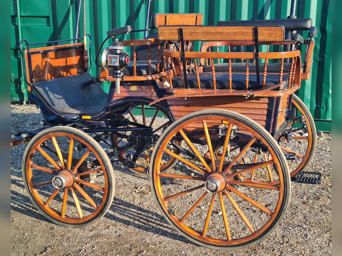 Original Linzer Wagonette ein-, zweispännig