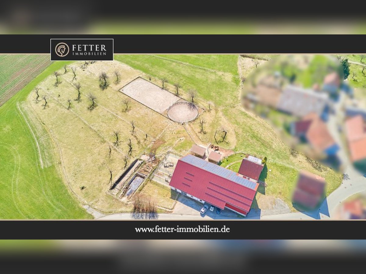*Reserviert* Pferdeimmobilie im Schwarzwald - Traumhafte Blicklage gepaart mit moderner Stallung!