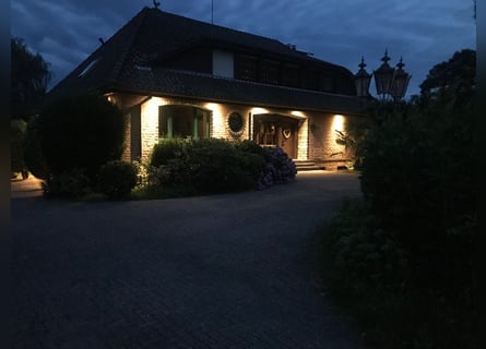 Idyllisches Wohnen mit Pferden: Landhaus mit Reitmöglichkeit im angrenzenden Wald;  Kreis Kleve NRW