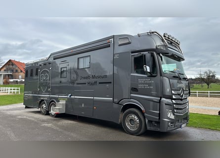 Pferdetransporter JL HighlineXXL DB2551 Actros Wohnmobilzulassung