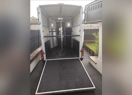 Van Ifor Williams HB506