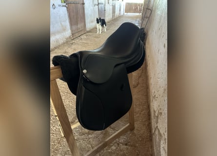 Montura de Salto Nueva