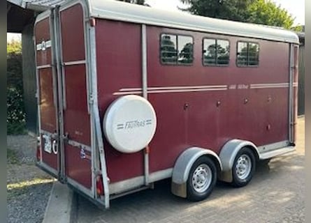 Remolque para caballos Fautras Oblic+4