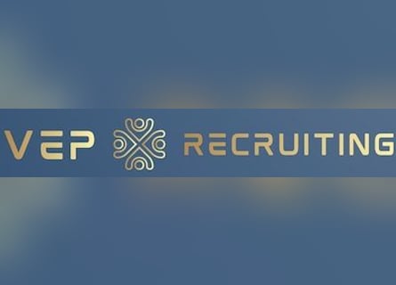 bundesweit zuverlässiger Pferdepflegehelfer, Stallhilfe und Hofarbeiter mit Referenzen