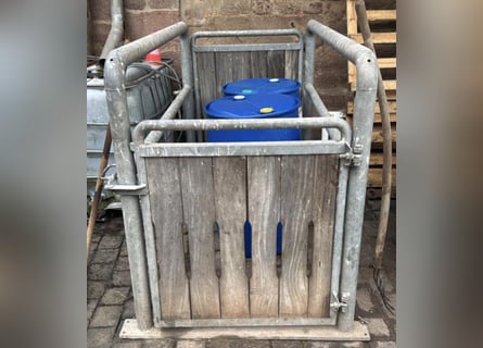 Holding stand / Treatment stand