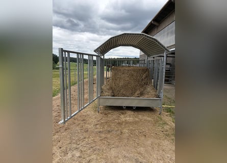 Hay rack - almost new