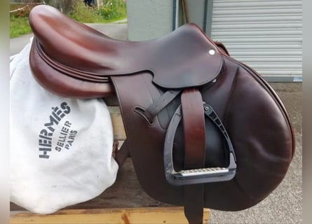 Hermès Cavale II Jumping Saddle – Full Calf Leather, Havana, 17.5”, AL Tree (≈5”)