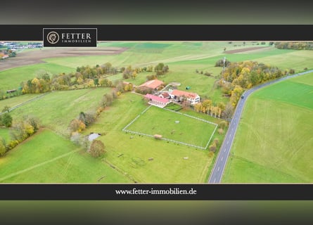 Reitanlage in Alleinlage im Main-Kinzig-Kreis zu verkaufen – mit großem Landhaus & Außenpool!