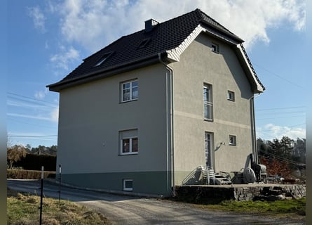 Westerwald! Pferdehof / Pferdezuchtbetrieb mit Top saniertem Wohnhaus und 7 Hektar Land arroundiert!