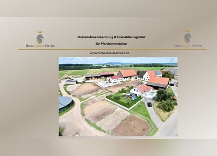 Exklusive Reitanlage im Großraum Nürnberg mit 2 Häusern - Optional weitere Gebäude und Land möglich