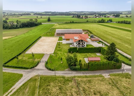 Exklusive Reitanlage mit Mehrfamilienhaus (4 WE) im Allgäu