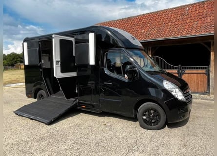 A LOUER Camion double cabine boite automatique Opel Movano STX