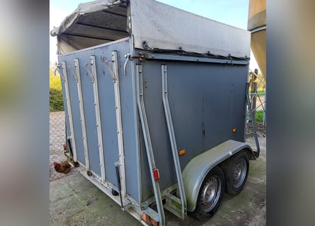 Pferdeanhänger zu verkaufen