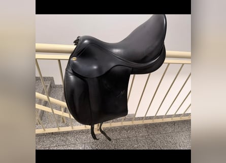 Cobra Dressursattel gebraucht 17,5