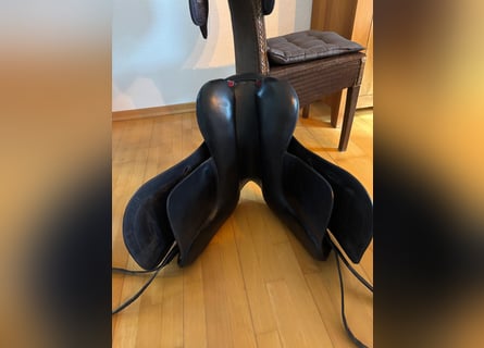 Dressursattel Bagual Cueca 17,5 Zoll