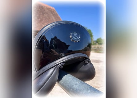 Dressursattel Deuber Leonhard Classic Dressage – 17 Zoll – kaum genutzt – Topzustand