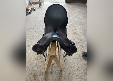 Dressursattel Karl Niedersüß Andante 17.5 Zoll Kammer 30cm nahezu neu!