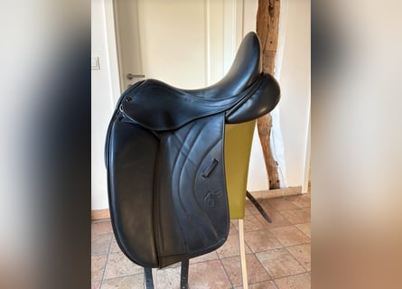 Dressursattel Sankey von AJ, 17,5 Zoll