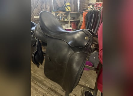 Dressursattel von Sattlerei Otto Schuhmacher Marienheide zu verkaufen