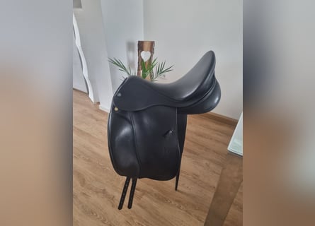 Neuwertiger Prestige Modena 17“(17,5) Dressursattel mit doubliertem Leder