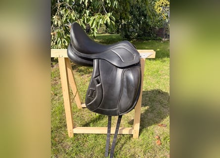 Ikonic Dressursattel 16,5 Zoll