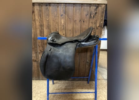 Bocksattel - Kavallerie Armeesattel - Wehrmacht englischer Sattel zu verkaufen