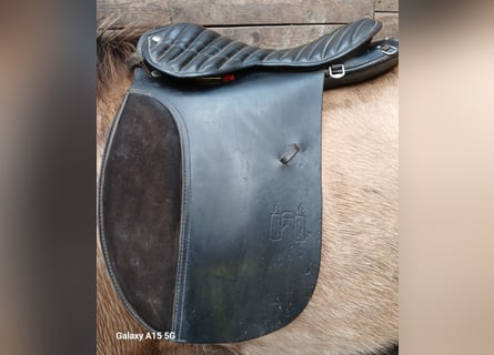 Goertz  Rippsattel mit Trachten