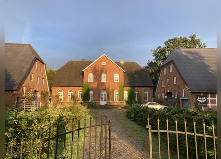 Historischer Gutshof in traumhafter Lage mit viel Land