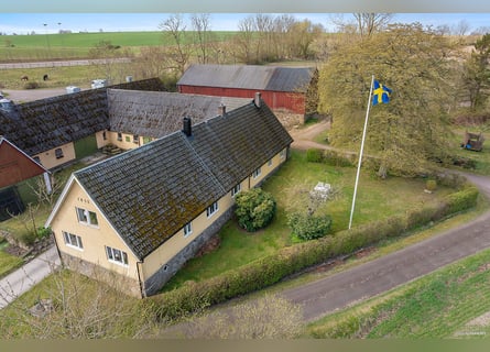 Modern Home and Stables in Scenic Landskrona