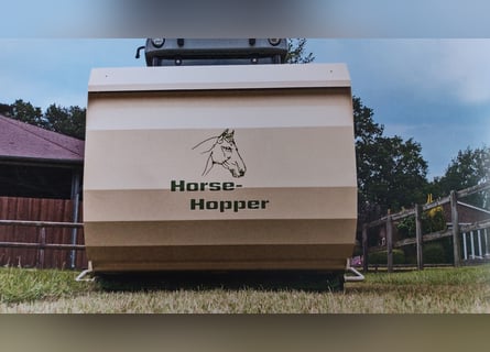 Nowoczesny Horse-Hopper do pielęgnacji pastwisk koni