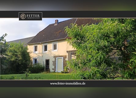 Gospodarstwo jeździeckie w Nadrenii-Palatynacie z 8 boksami dla koni oraz małą halą w Niederhambach!