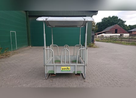 Viereckraufe von Patura, mit Sicherheits-Palisadenfressgittern, 8 Fressplätze