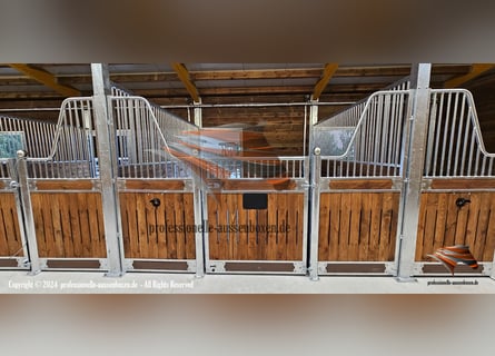 Boxenstall - Pferdebox & Stallboxen | Trennwand und Boxenfront Top für Ihre Pferdehaltung