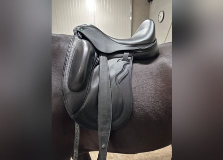 Sella da dressage Envy Motion da 17 pollici